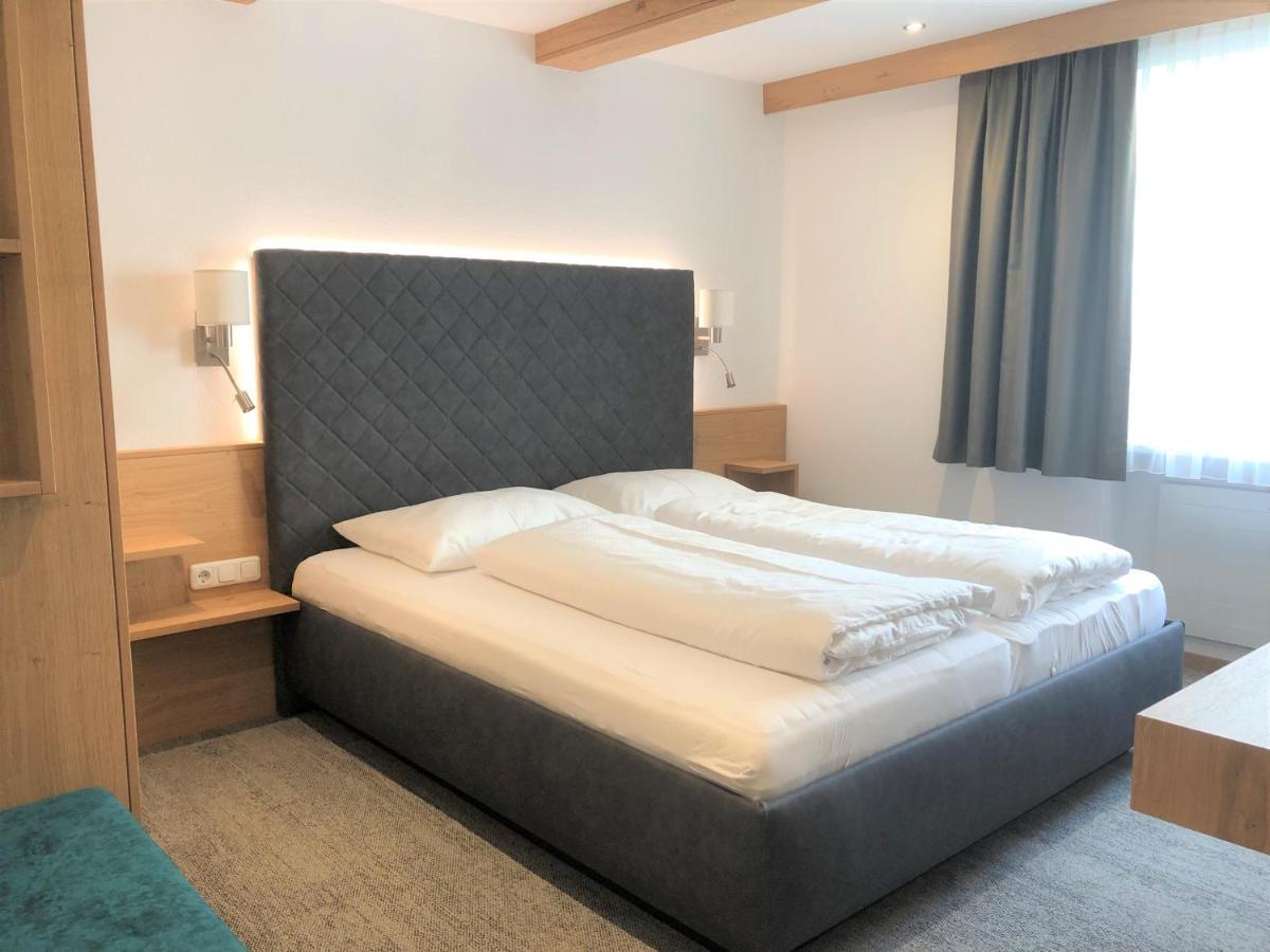 Hotel Garni Central - Zimmer - Studios - Apartments Kappl  Exterior photo